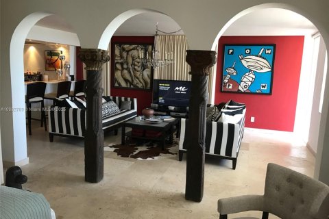 Condominio en alquiler en Miami Beach, Florida, 1 dormitorio, 78.5 m2 № 1982391 - foto 12