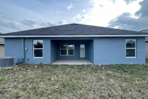 House in Dade City, Florida 4 bedrooms, 169.08 sq.m. № 1558447 - photo 23