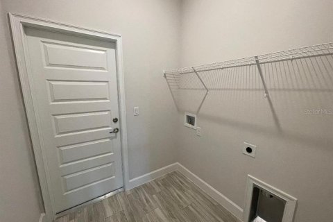 House in Dade City, Florida 4 bedrooms, 169.08 sq.m. № 1558447 - photo 22