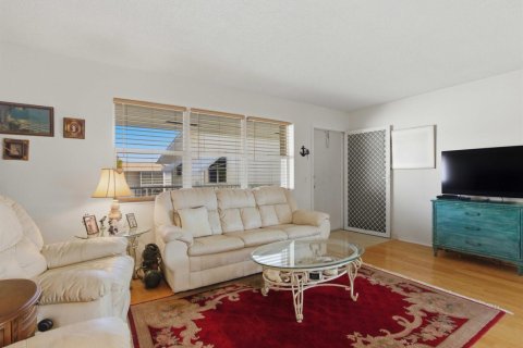 Condo in Boynton Beach, Florida, 1 bedroom № 2191357 - photo 7
