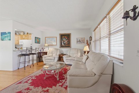 Condo in Boynton Beach, Florida, 1 bedroom № 2191357 - photo 5