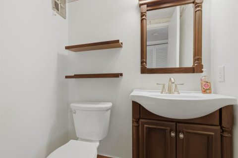 Condo in Boynton Beach, Florida, 1 bedroom № 2191357 - photo 10