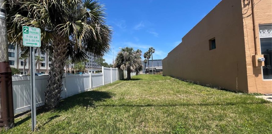 Land in Daytona Beach, Florida № 1677351