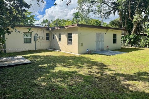 Casa en alquiler en North Miami, Florida, 4 dormitorios, 141.03 m2 № 1949251 - foto 27