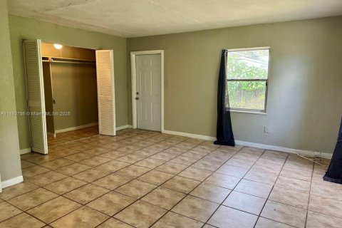 Casa en alquiler en North Miami, Florida, 4 dormitorios, 141.03 m2 № 1949251 - foto 12