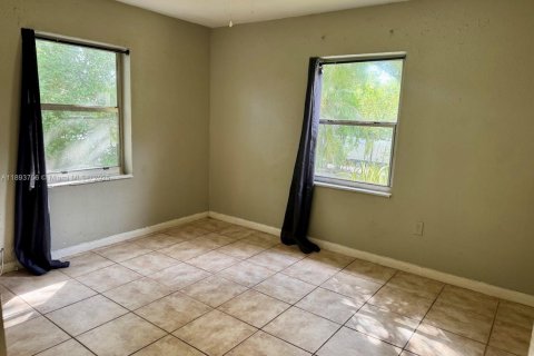 Casa en alquiler en North Miami, Florida, 4 dormitorios, 141.03 m2 № 1949251 - foto 6