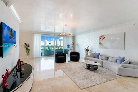 Condo in Aventura, Florida, 3 bedrooms  № 2009649 - photo 4