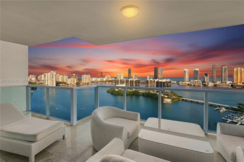 Condo in Aventura, Florida, 3 bedrooms  № 2009649 - photo 1