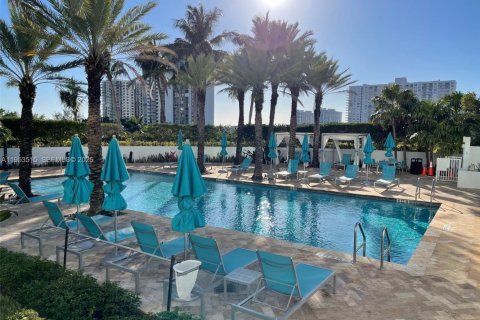 Condo in Aventura, Florida, 3 bedrooms  № 2009649 - photo 30