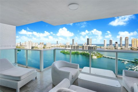 Condo in Aventura, Florida, 3 bedrooms  № 2009649 - photo 22