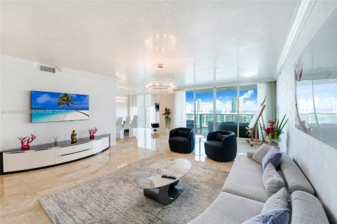 Condo in Aventura, Florida, 3 bedrooms  № 2009649 - photo 3