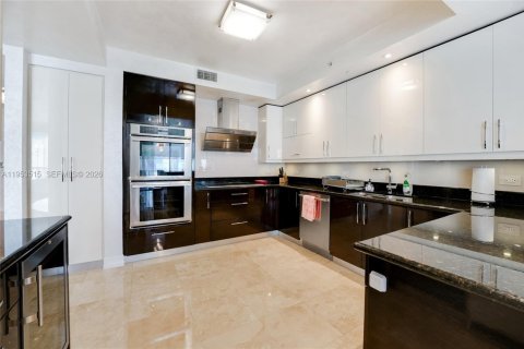 Condo in Aventura, Florida, 3 bedrooms  № 2009649 - photo 7