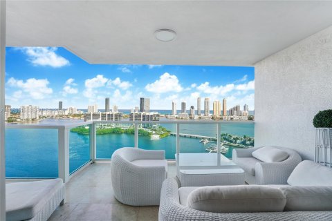 Condo in Aventura, Florida, 3 bedrooms  № 2009649 - photo 23