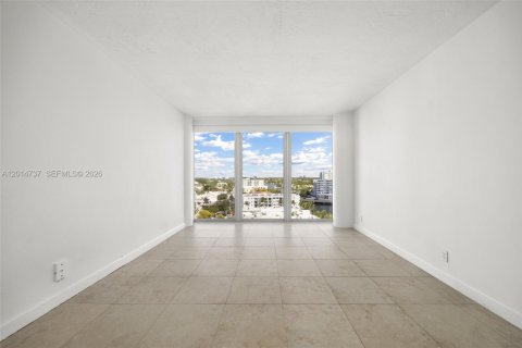 Condo in Miami Beach, Florida, 1 bedroom № 2153678 - photo 9