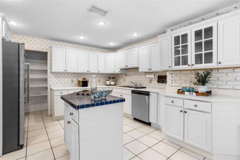 House in Winter Park, Florida 4 bedrooms, 238.29 sq.m. № 1919884 - photo 17