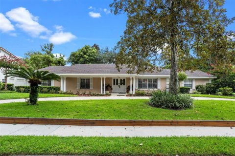 House in Winter Park, Florida 4 bedrooms, 238.29 sq.m. № 1919884 - photo 2