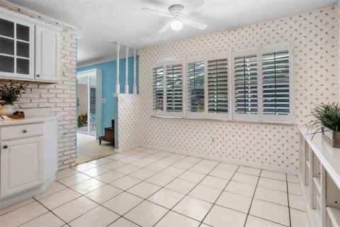 House in Winter Park, Florida 4 bedrooms, 238.29 sq.m. № 1919884 - photo 19