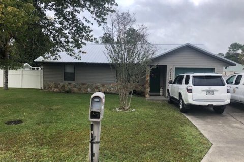 House in Palatka, Florida 2 bedrooms, 107.02 sq.m. № 832190 - photo 1