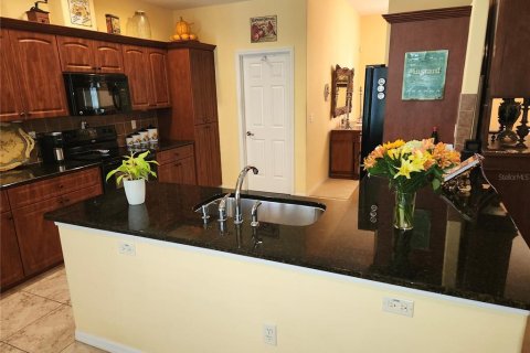 House in Spring Hill, Florida 3 bedrooms, 191.47 sq.m. № 1687051 - photo 3