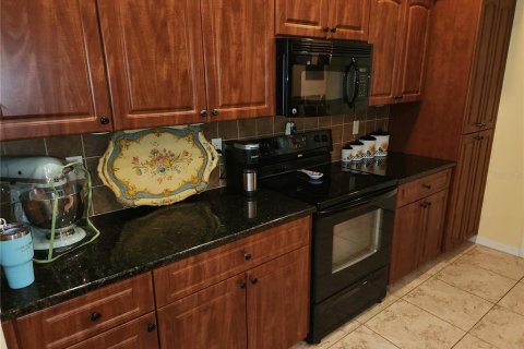 House in Spring Hill, Florida 3 bedrooms, 191.47 sq.m. № 1687051 - photo 4