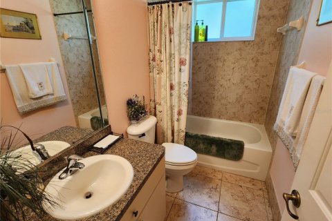 House in Spring Hill, Florida 3 bedrooms, 191.47 sq.m. № 1687051 - photo 20