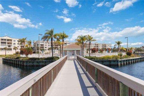 Copropriété à louer à Cape Canaveral, Floride: 2 chambres, 169.83 m2 № 2147707 - photo 19