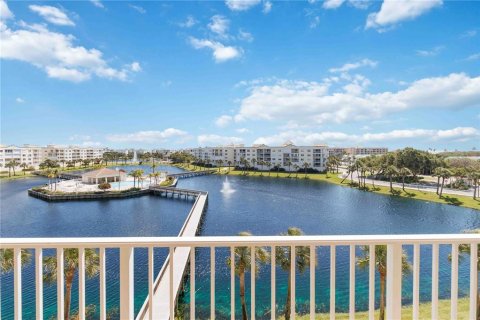 Copropriété à louer à Cape Canaveral, Floride: 2 chambres, 169.83 m2 № 2147707 - photo 2