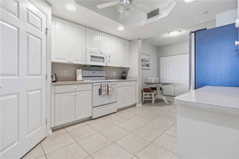 Copropriété à louer à Cape Canaveral, Floride: 2 chambres, 169.83 m2 № 2147707 - photo 7