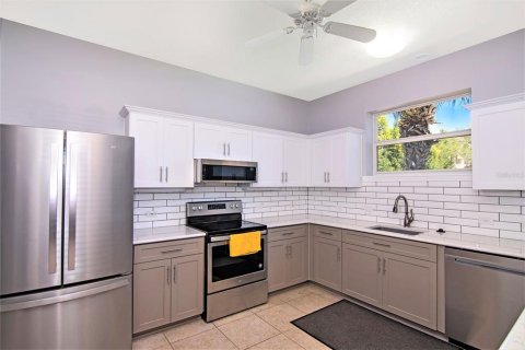 Copropriété à louer à Cape Canaveral, Floride: 2 chambres, 169.83 m2 № 2147707 - photo 29