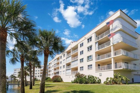 Copropriété à louer à Cape Canaveral, Floride: 2 chambres, 169.83 m2 № 2147707 - photo 18