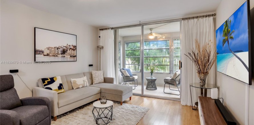 Condo in Tamarac, Florida, 1 bedroom  № 1830805