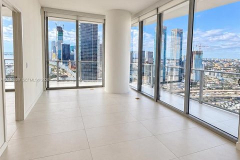 Copropriété à vendre à Miami, Floride: 2 chambres, 121.05 m2 № 2430164 - photo 5