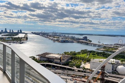 Copropriété à vendre à Miami, Floride: 2 chambres, 121.05 m2 № 2430164 - photo 7