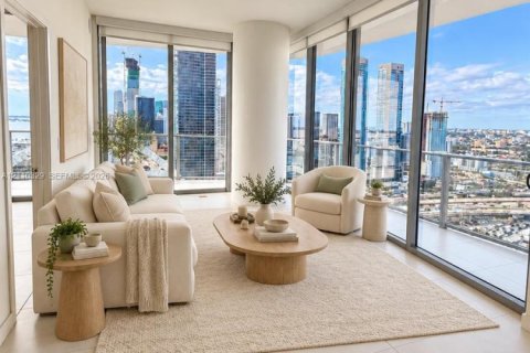 Copropriété à vendre à Miami, Floride: 2 chambres, 121.05 m2 № 2430164 - photo 2