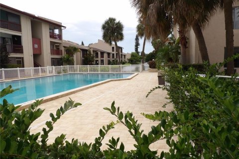 Condo in Tampa, Florida, 2 bedrooms  № 2112060 - photo 16