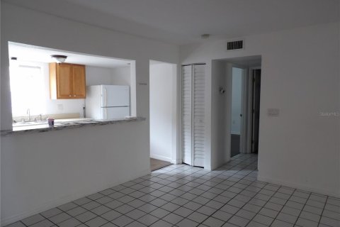 Condo in Tampa, Florida, 2 bedrooms  № 2112060 - photo 4