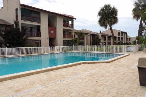 Condo in Tampa, Florida, 2 bedrooms  № 2112060 - photo 17