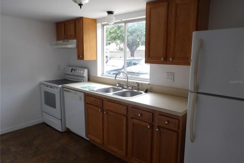 Condo in Tampa, Florida, 2 bedrooms  № 2112060 - photo 8