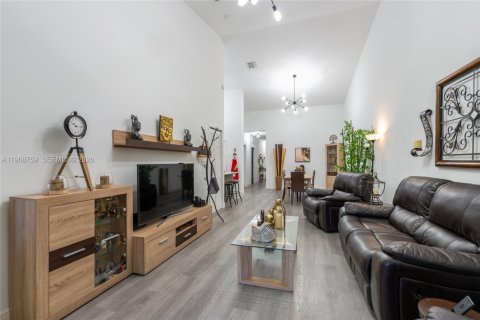Villa ou maison à vendre à Homestead, Floride: 2 chambres, 98.2 m2 № 2179902 - photo 14