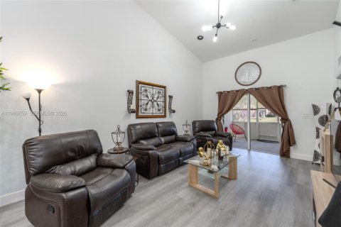 Villa ou maison à vendre à Homestead, Floride: 2 chambres, 98.2 m2 № 2179902 - photo 16