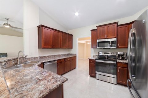 Villa ou maison à vendre à Port St. Lucie, Floride: 3 chambres, 189.06 m2 № 2250228 - photo 7