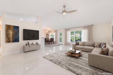 Villa ou maison à vendre à Port St. Lucie, Floride: 3 chambres, 189.06 m2 № 2250228 - photo 4