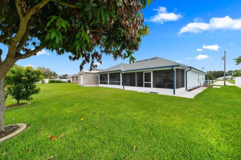 Villa ou maison à vendre à Port St. Lucie, Floride: 3 chambres, 189.06 m2 № 2250228 - photo 23