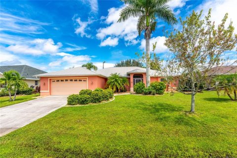 Casa en venta en Punta Gorda, Florida, 3 dormitorios, 176.61 m2 № 1914679 - foto 1
