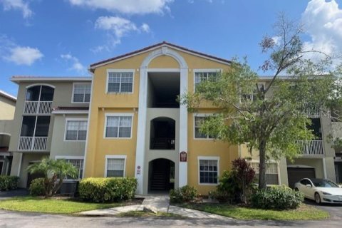 Condo in Sarasota, Florida, 2 bedrooms  № 1788072 - photo 1