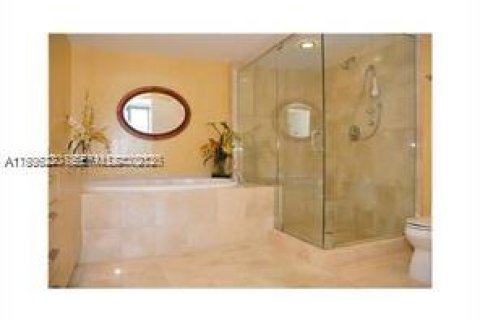 Снять в аренду кондоминиум в Халландейл-Бич, Флорида 3 спальни, 191.84м2, № 1996226 - фото 17