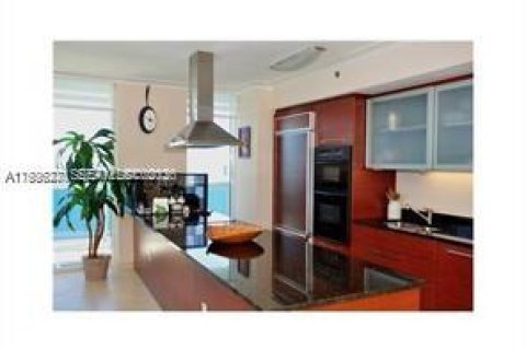 Снять в аренду кондоминиум в Халландейл-Бич, Флорида 3 спальни, 191.84м2, № 1996226 - фото 4