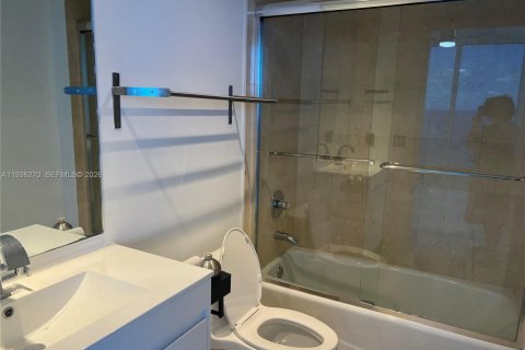 Снять в аренду кондоминиум в Халландейл-Бич, Флорида 3 спальни, 191.84м2, № 1996226 - фото 19