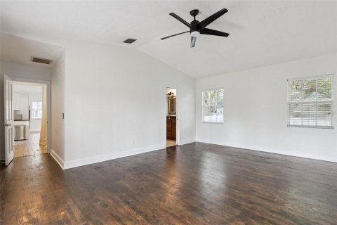 House in Sanford, Florida 3 bedrooms, 209.96 sq.m. № 2259314 - photo 14