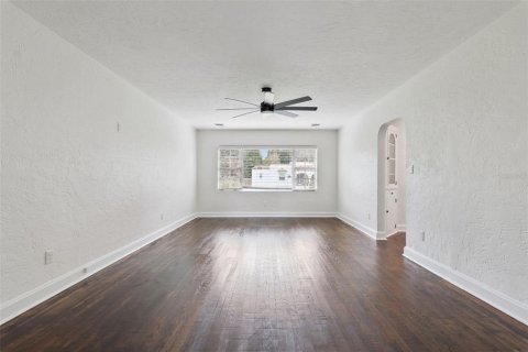 House in Sanford, Florida 3 bedrooms, 209.96 sq.m. № 2259314 - photo 7